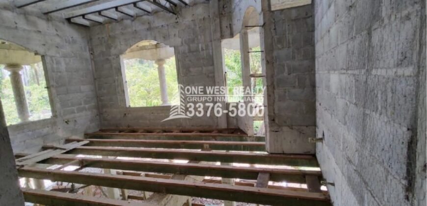 Venta de Terreno con Casa y Naciente de Agua en Omoa Cortes Honduras