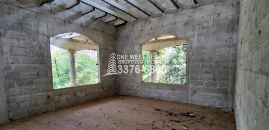 Venta de Terreno con Casa y Naciente de Agua en Omoa Cortes Honduras
