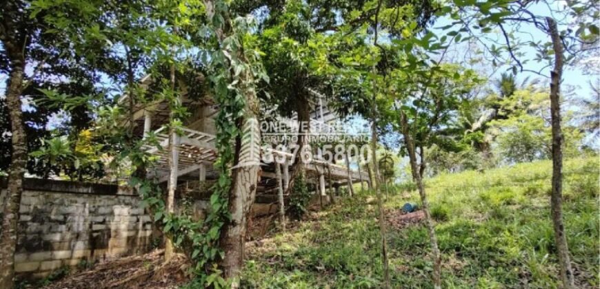 Venta de Terreno con Casa y Naciente de Agua en Omoa Cortes Honduras