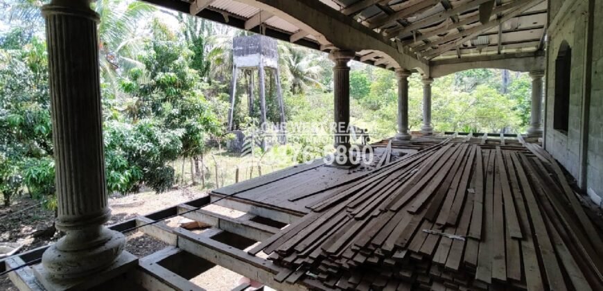 Venta de Terreno con Casa y Naciente de Agua en Omoa Cortes Honduras