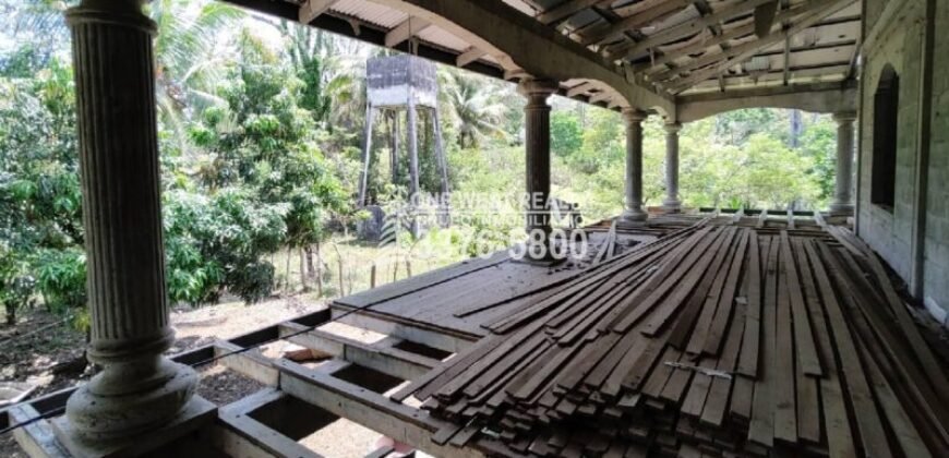 Venta de Terreno con Casa y Naciente de Agua en Omoa Cortes Honduras