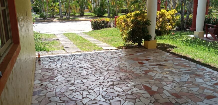 Venta de Villa en La Ceiba Atlántida en Complejo turístico Palma Real