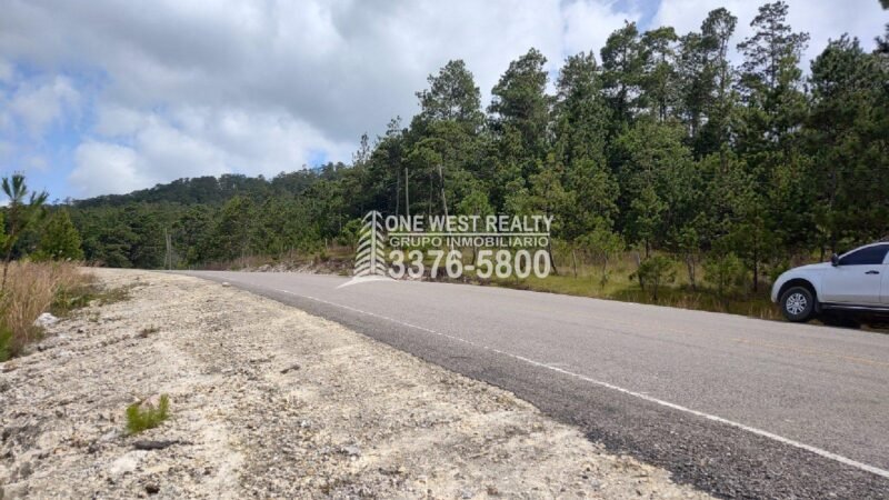 Terreno en venta a orilla de carretera en La Esperanza Intibuca Honduras