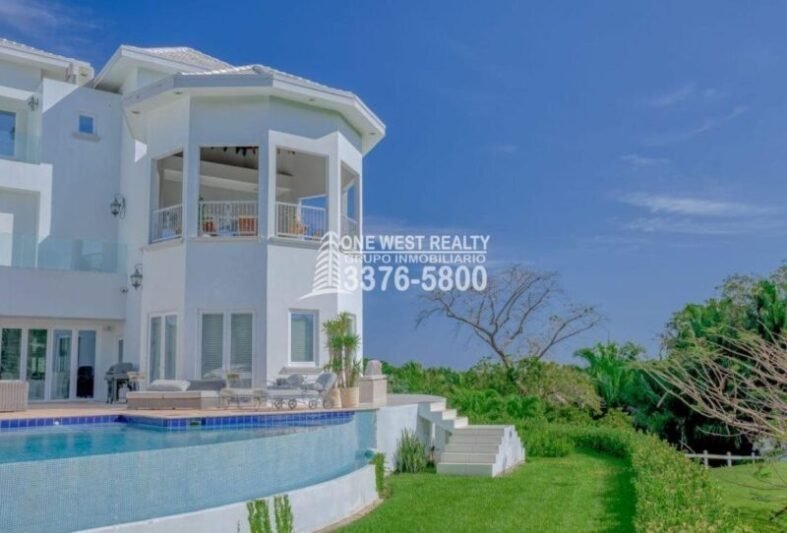 Palmetto Bay, House For Sales Roatan, Honduras