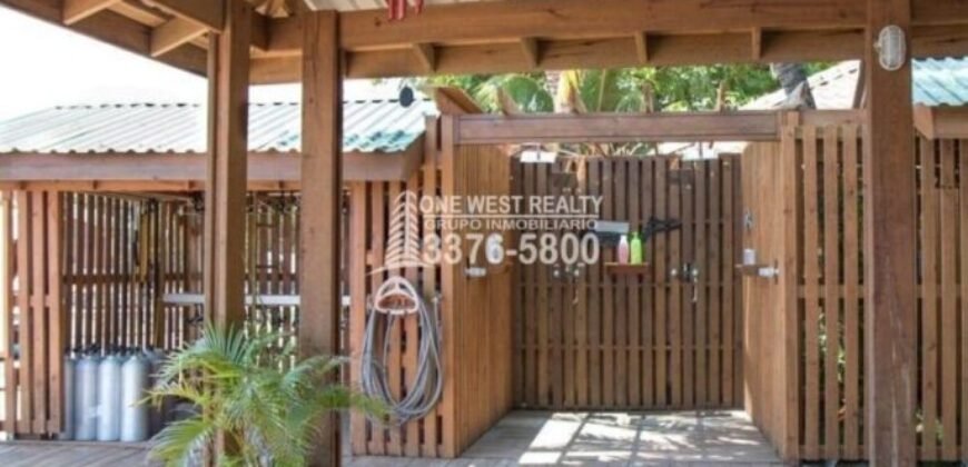 Boutique Dive Shop, Roatán in For Sales