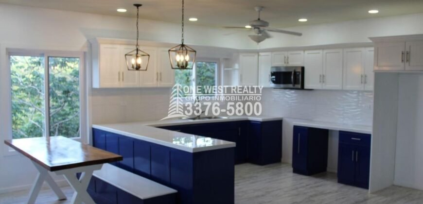 Gibson Bitght sales in Roatan, Honduras