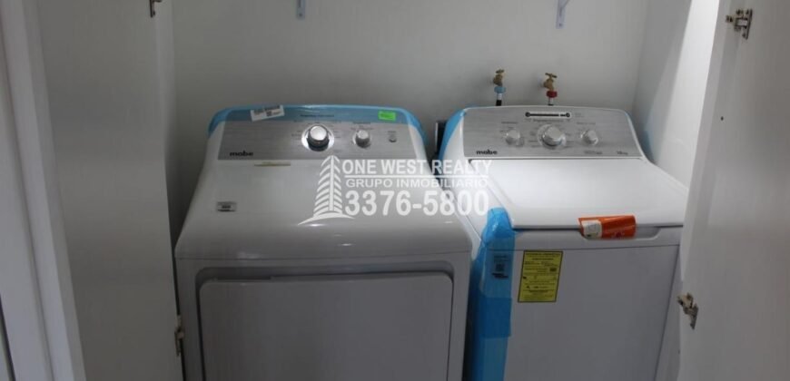 Gibson Bitght sales in Roatan, Honduras