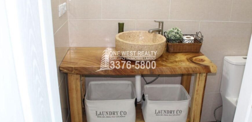 Gibson Bitght sales in Roatan, Honduras