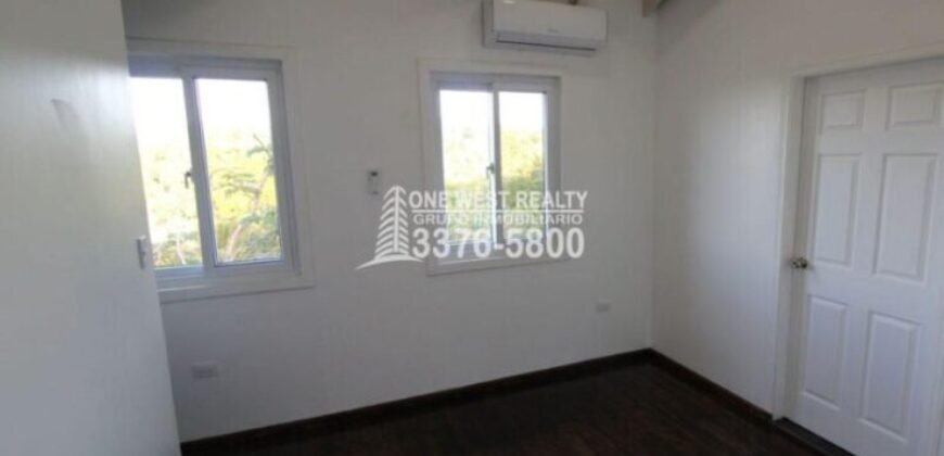 Gibson Bitght sales in Roatan, Honduras