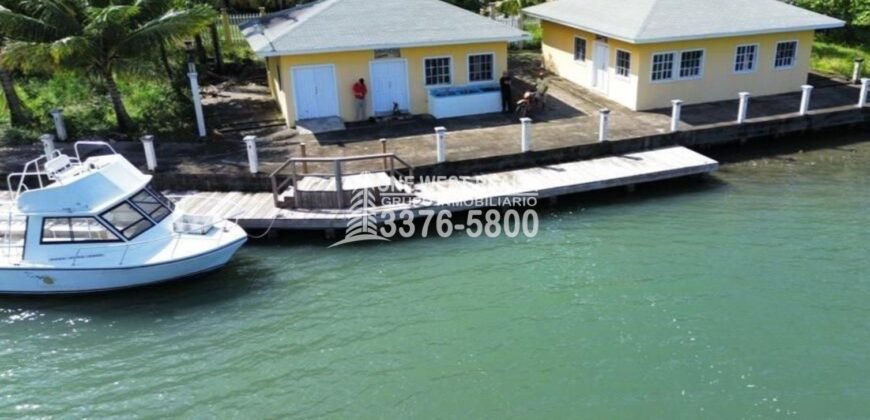 Oak Ridg, Homes and Condos 56 Acres, Roantan Honduras