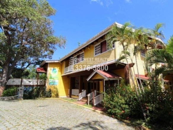 Oak Ridg Homes and Condos Roantan Honduras 56.00 Acres