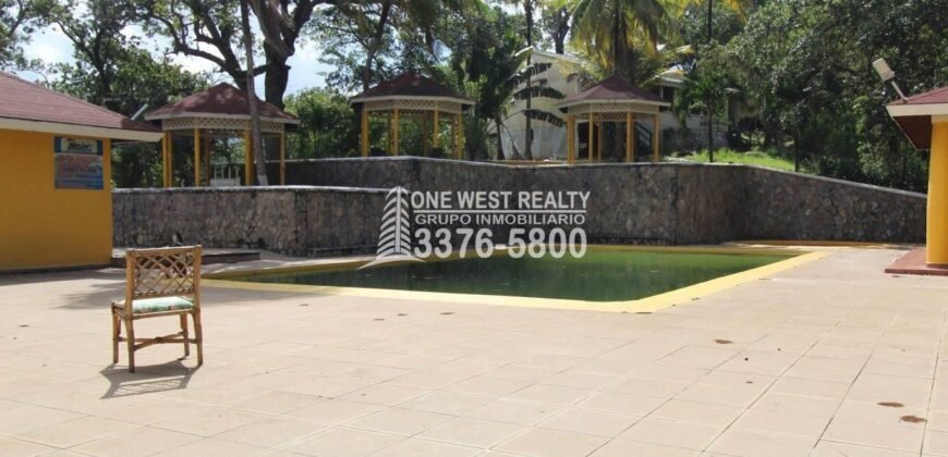 Oak Ridg, Homes and Condos 56 Acres, Roantan Honduras