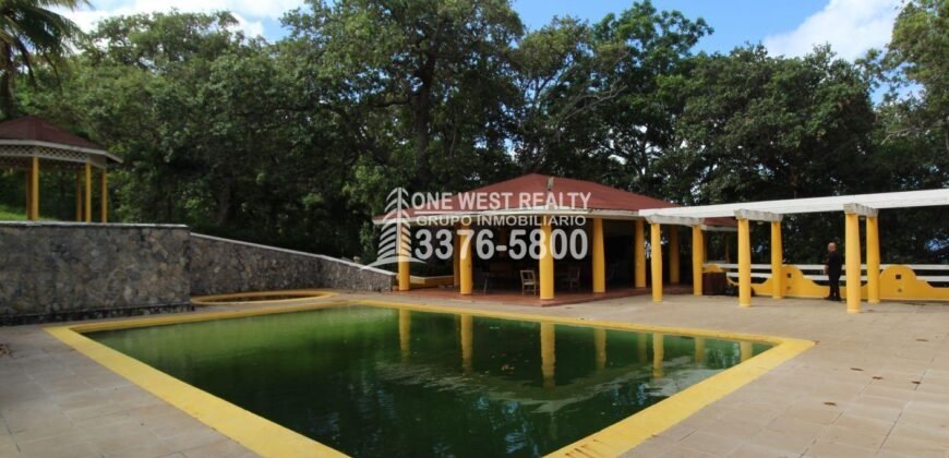 Oak Ridg, Homes and Condos 56 Acres, Roantan Honduras