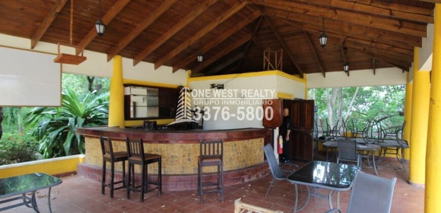 Oak Ridg, Homes and Condos 56 Acres, Roantan Honduras