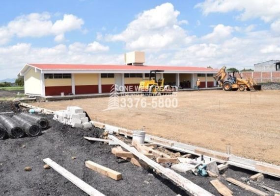 Banco Atlántida y Students Helping Honduras construyen nueva escuela en El Progreso