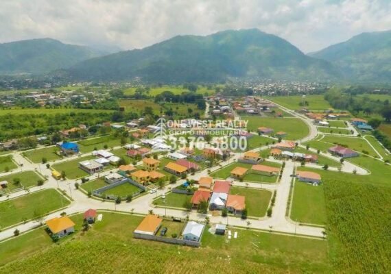 ¡Adquiere tu lote en Jardines de la Perla con One West Realty!