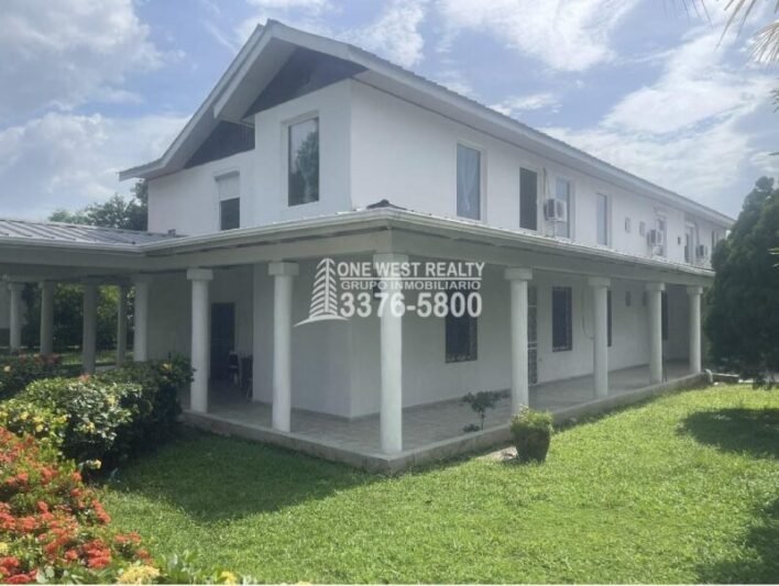 Luxurious Mansion for Sale in El Progreso Yoro