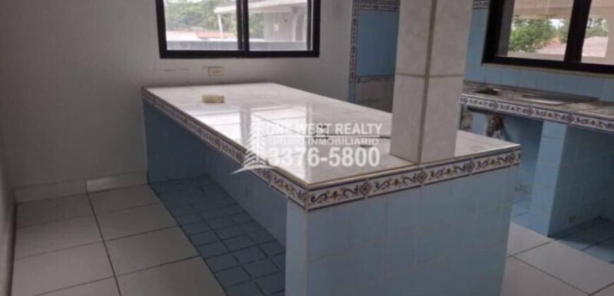Residencial Las Acacias en El Progreso Yoro Casa Grande en Venta