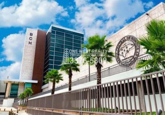 ¿Cuál fue el incremento de las tasas de interés para créditos en lempiras en 2024 y qué proyecciones hay para 2025?