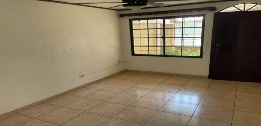 Casa en Venta en Colonia Miguel Ángel Pavón en San Pedro Sula | 4 Habitaciones | 4 Baños | Financiamiento Disponible