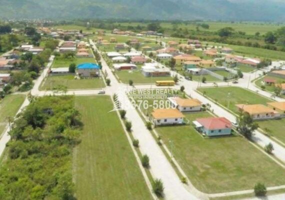 Lotes en venta en Residencial La Granja