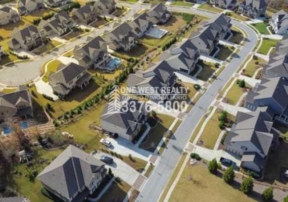 Aumento de las ventas de viviendas nuevas en EE.UU. impulsado por caída de tasas hipotecarias