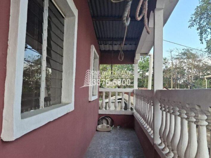 Se Vende Casa de dos niveles en Barrio Guadalupe, San Pedro Sula