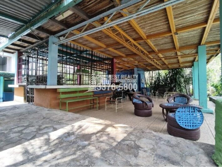 Finca Turística en Venta con Parque Acuático, Apartamentos y Restaurante