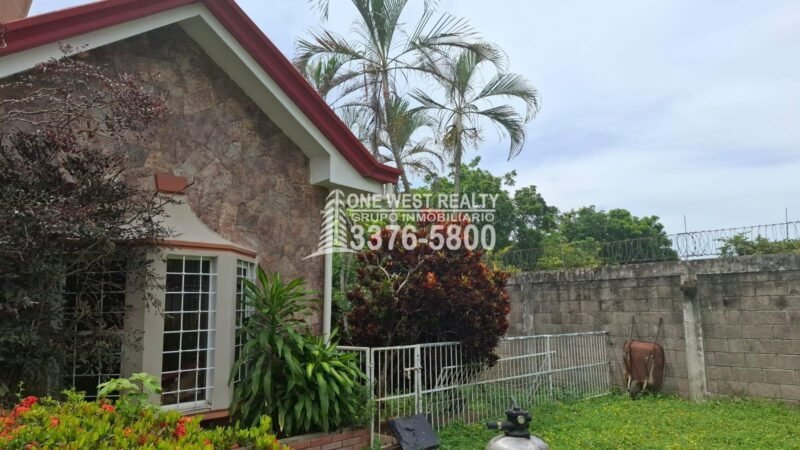 One West Realty-casa en venta residencial Kattan