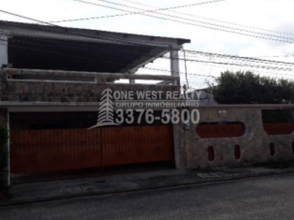 Casa en Venta en Col. Los Álamos San Pedro Sula | 4 HBT. 3 Baños
