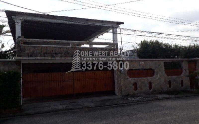 Casa en Venta en Col. Los Álamos San Pedro Sula | 4 HBT. 3 Baños