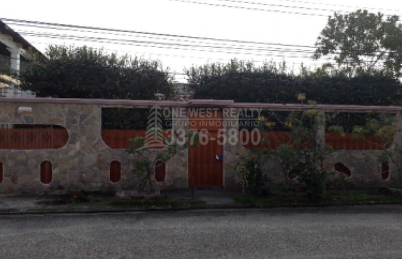 Casa en Venta en Col. Los Álamos San Pedro Sula | 4 HBT. 3 Baños