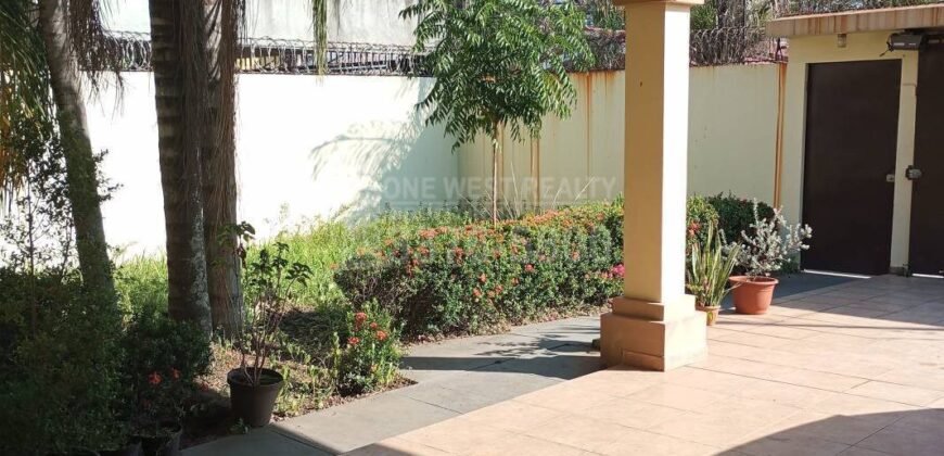 Casa en Venta en Jardines del Valle, San Pedro Sula l 574.51 vrs² l 368.31 m²