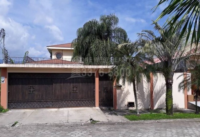 Casa en Venta en Jardines del Valle, San Pedro Sula l 574.51 vrs² l 368.31 m²