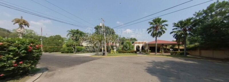 Casa en Venta en Residencial Quitas el Dorado San Pedro Sula l 635.00 m² (VENDIDA)
