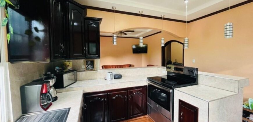 Casa en Venta en El Progreso Yoro Guacamaya-Financiamiento