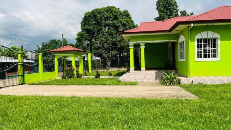 comprar casa en aldea la guacamaya