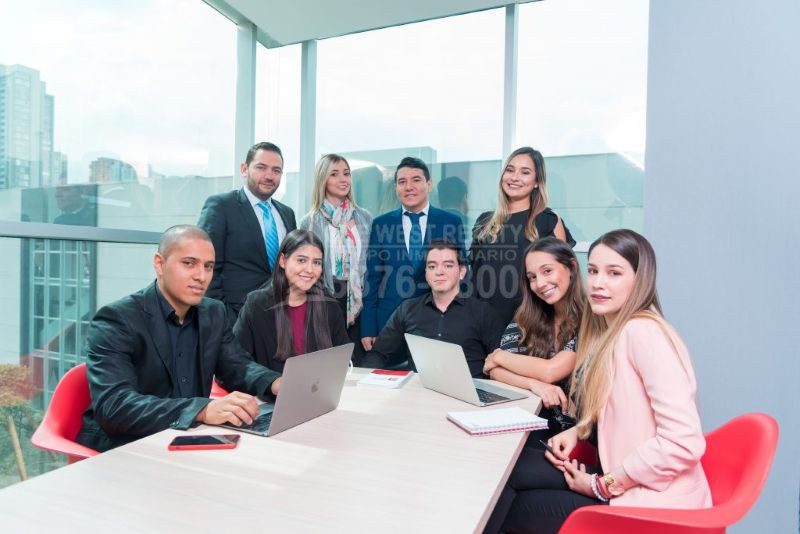 Oficina y agentes de 1West Realty