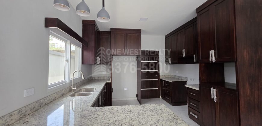 Townhouse en Venta en Villas del Campo San Pedro Sula Cerca de Campisa