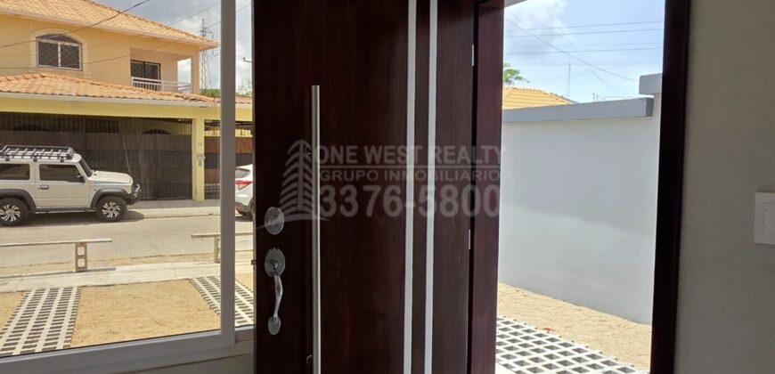 Townhouse en Venta en Villas del Campo San Pedro Sula Cerca de Campisa