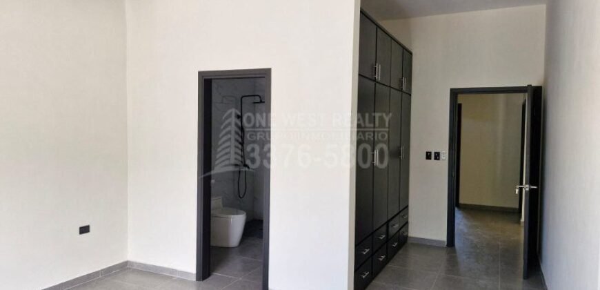 One West Realty te invita a conocer este increíble TownHouse en Venta