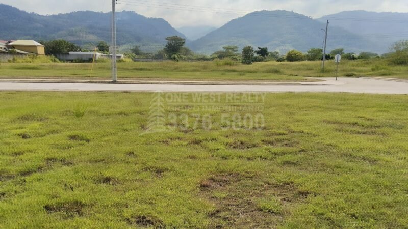 Venta de Lote en Residencial La Granja en | El Progreso Yoro 378v2 (2,273 ft²)