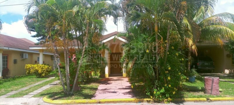 Palma Real beach & resort La Ceiba