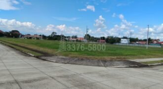 Lote de Esquina con Construcción en Venta en Residencial La Granja, El Progreso | Financiamiento Disponible