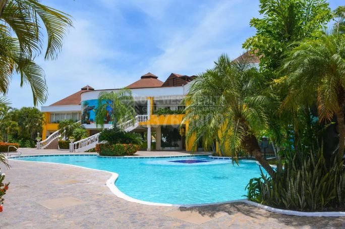 Resort swimming pool at Palma Real Jutiapa, Atlántida near La Ceiba Honduras