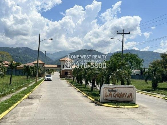 Residencial La Granja