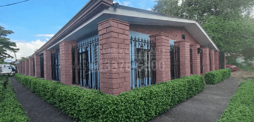 ¡Casa Espaciosa y Moderna en Venta en Kattan Abajo, a Pasos del Centro de El Progreso!