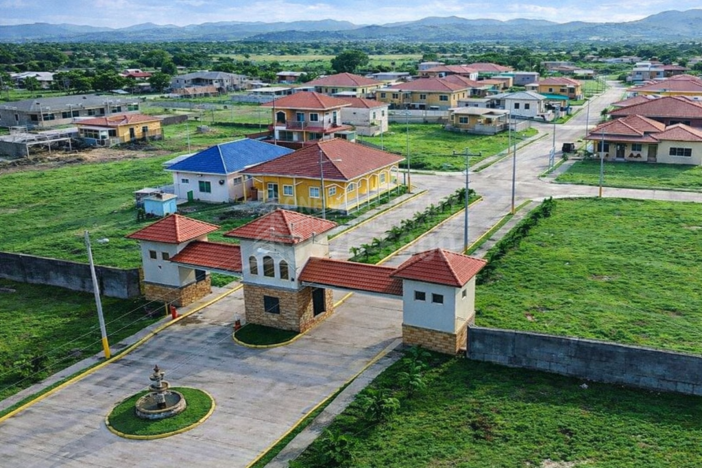 lotes en residencial la granja