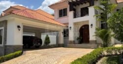 Stunning Luxury Home with Pool in Merendon Hills – Prime Location