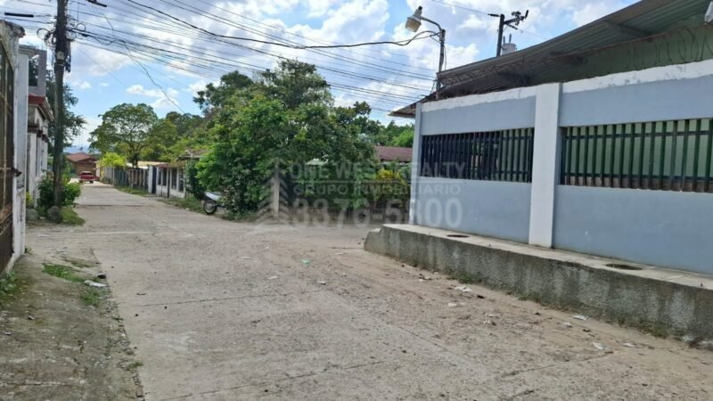 Bar-restaurante y apartamentos en venta en el progreso yoro colonia avila 14